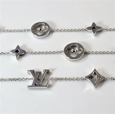 louis vuitton monogram necklace.